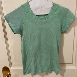 Light Green Lululemon Fitted Tee Size 2